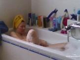 Mom masturbates in bath