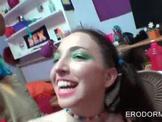 College pussies pleased in close-up at sex party